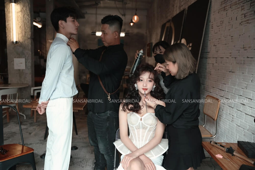 Việc lựa chọn Studio uy tín giúp cặp đôi dễ dàng hơn trong các khâu chuẩn bị